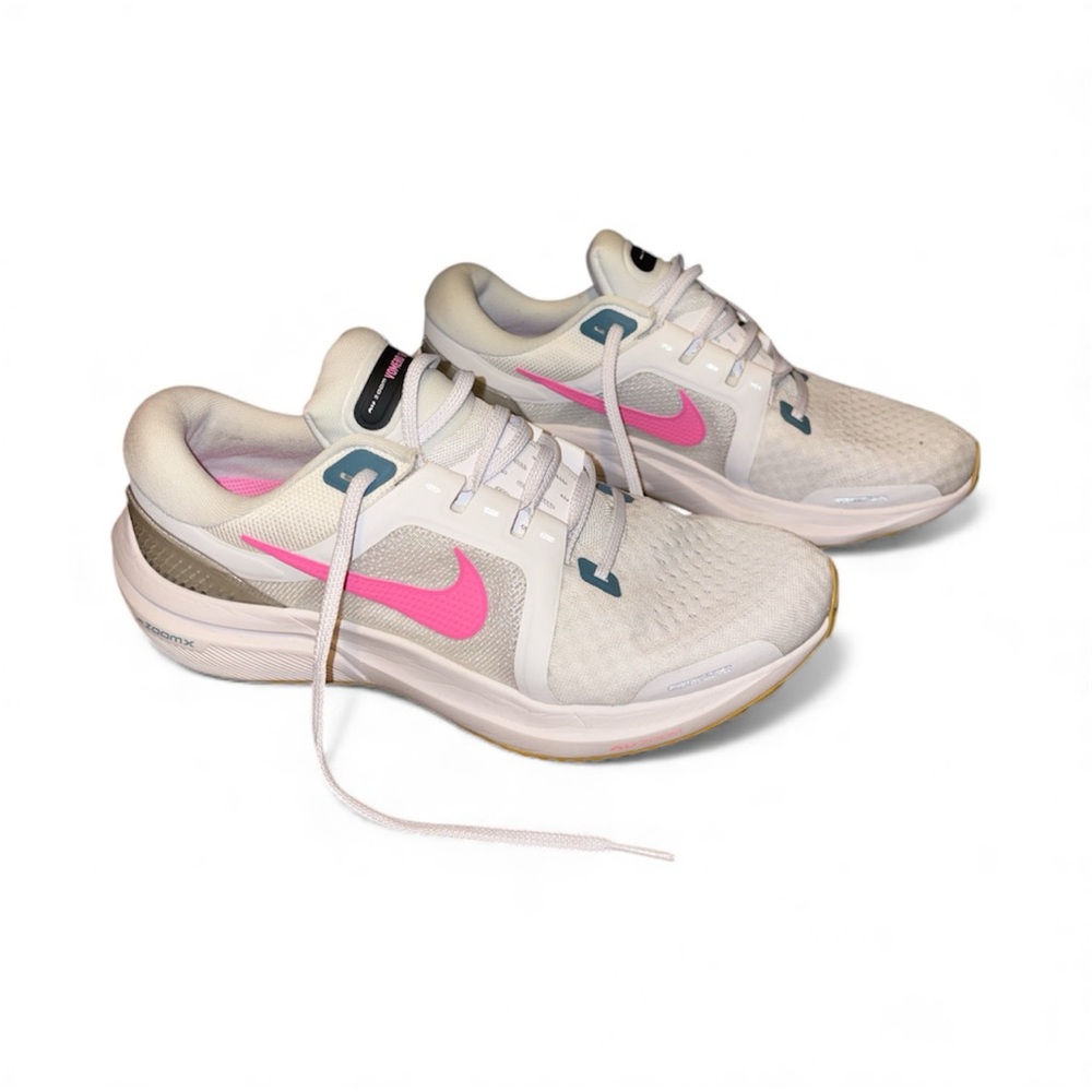 Nike Vomero 16 Women's White and Pink Sneakers shoes 9.5